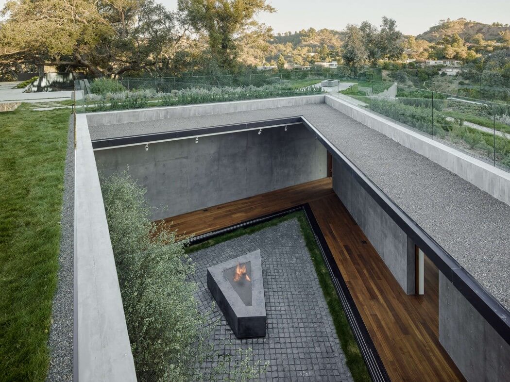 Oak Pass House by Walker Workshop - 10