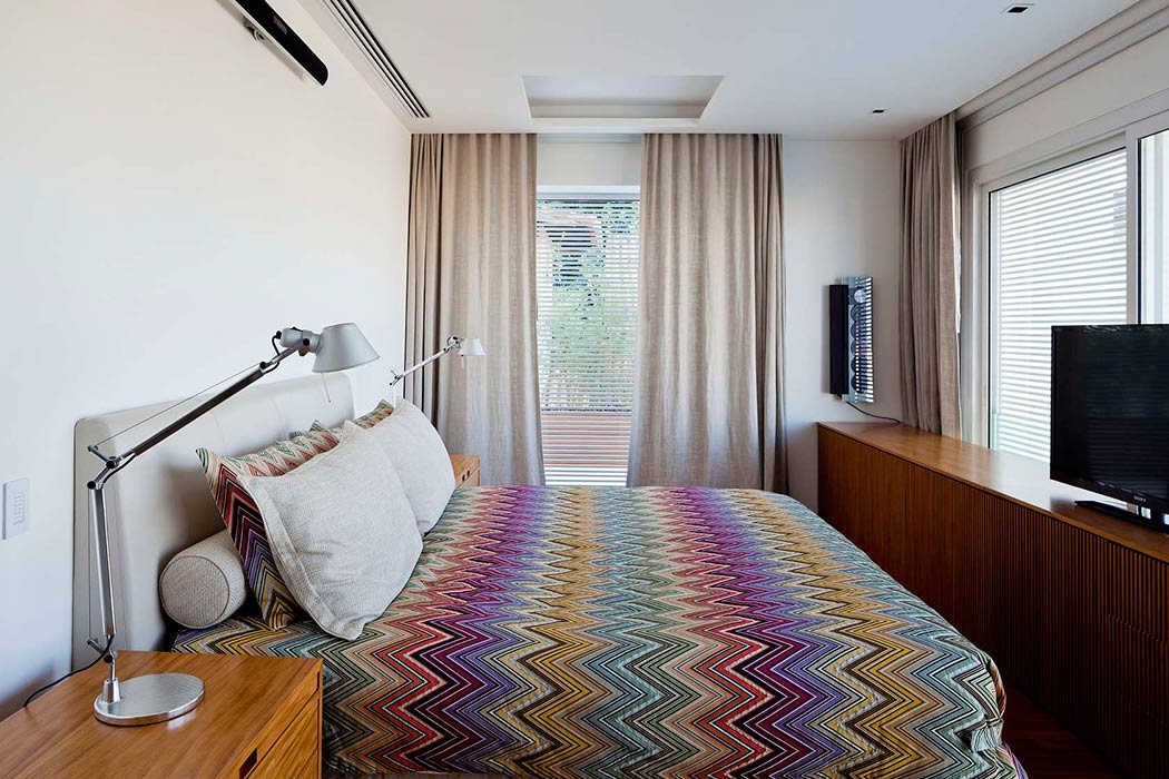 Mirante House by Gisele Taranto Arquitetura - 11