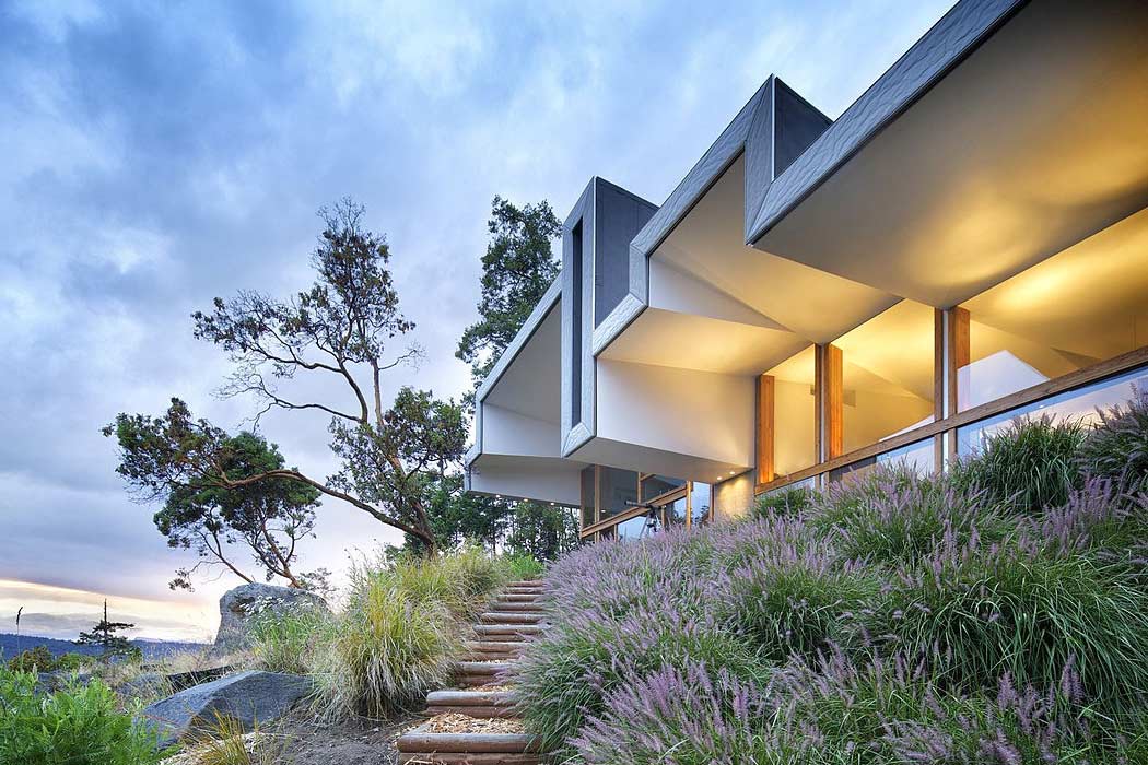 Ridge House by Marko Simcic and Brian Broster - 16