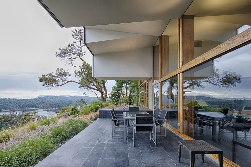 Ridge House by Marko Simcic and Brian Broster - 14