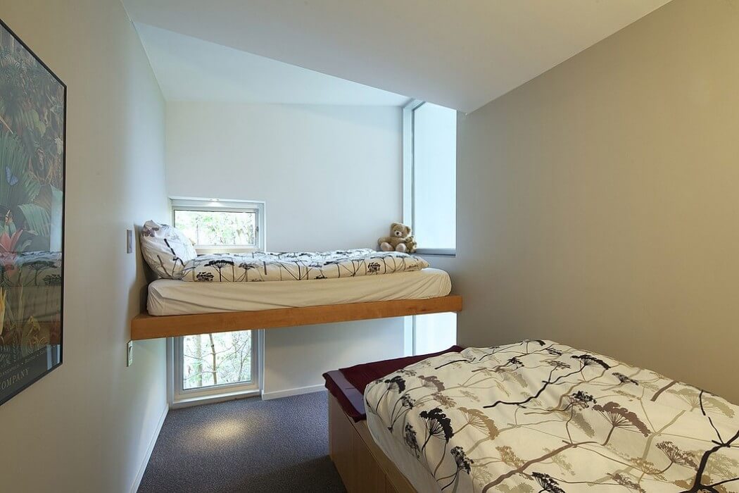Ridge House by Marko Simcic and Brian Broster - 12