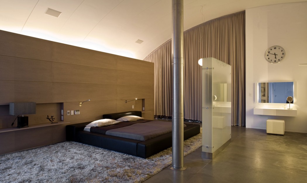 Bridging House by Jacobs-Yaniv Architects - 13