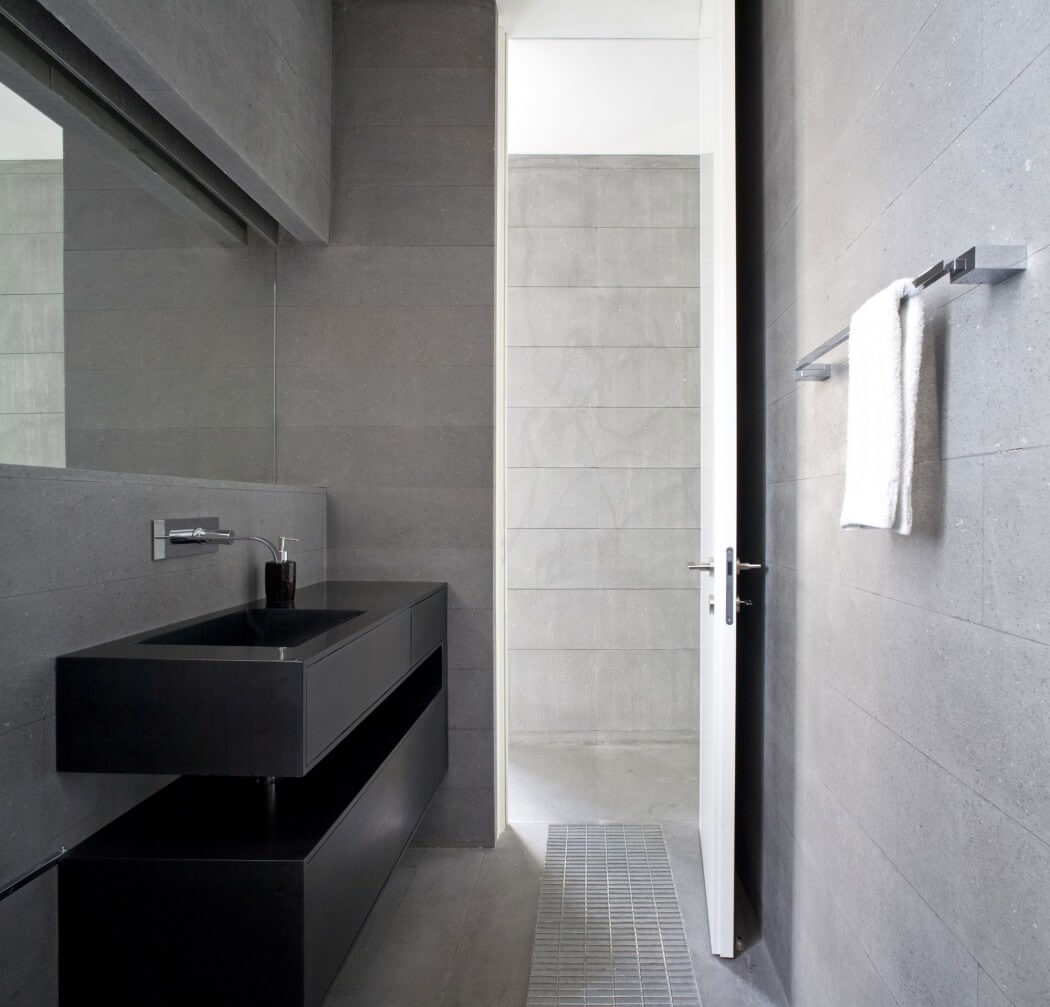 Bridging House by Jacobs-Yaniv Architects - 14