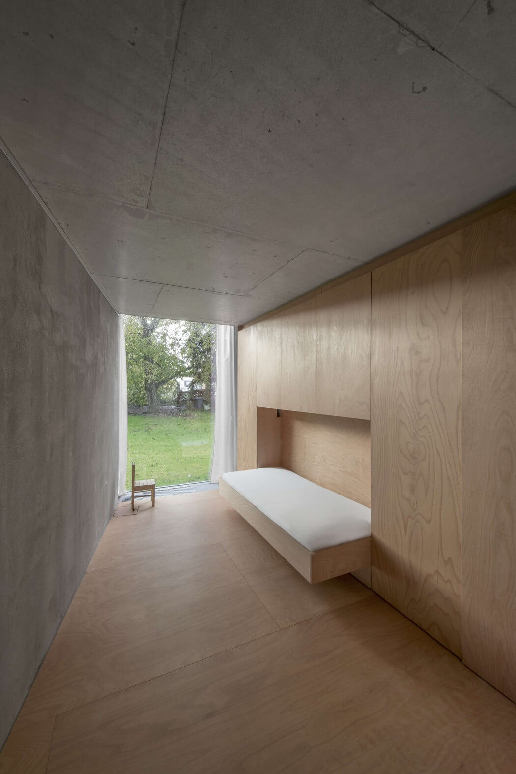 Chameleon House by Petr Hajek Architekti - 7