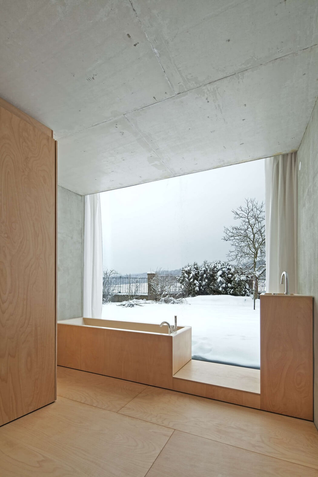 Chameleon House by Petr Hajek Architekti - 8