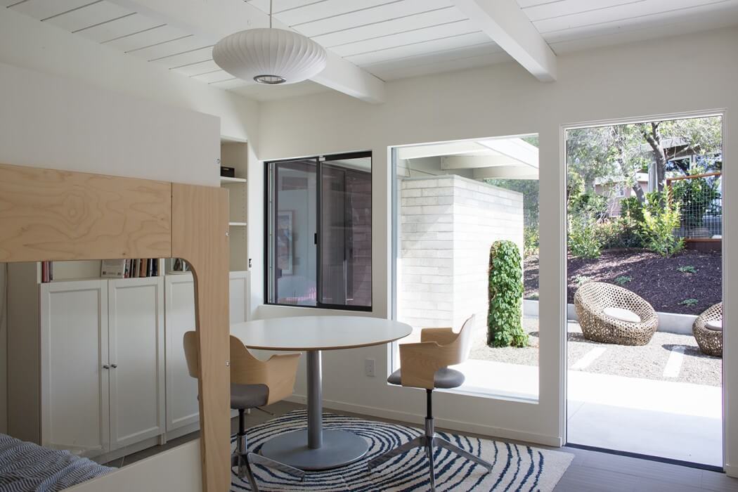 Mid Century Modern House by Klopf Architecture - 7