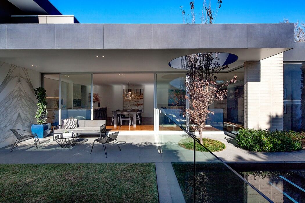Malvern East House by Pleysier Perkins - 1
