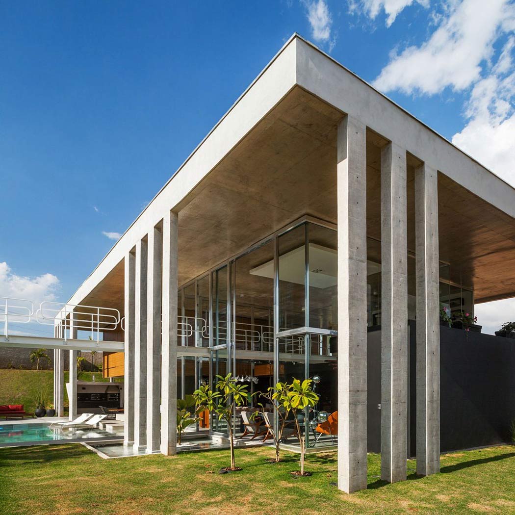 Botucatu House by FGMF Arquitetos - 1