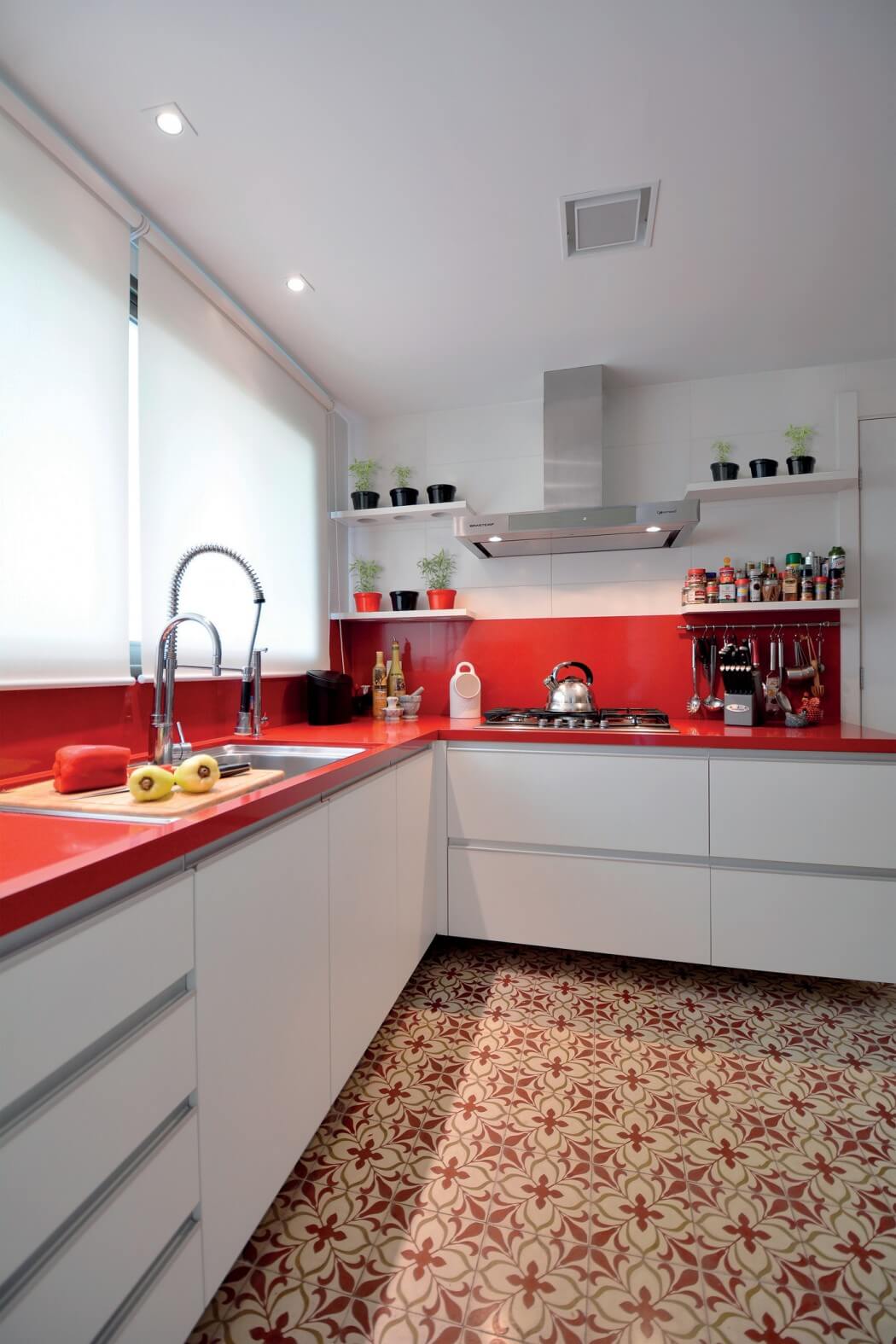 Home in Porto Alegre by Minuscoli Martini Architects - 6