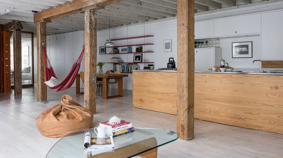Loft Apartment by PlumGuide - 2