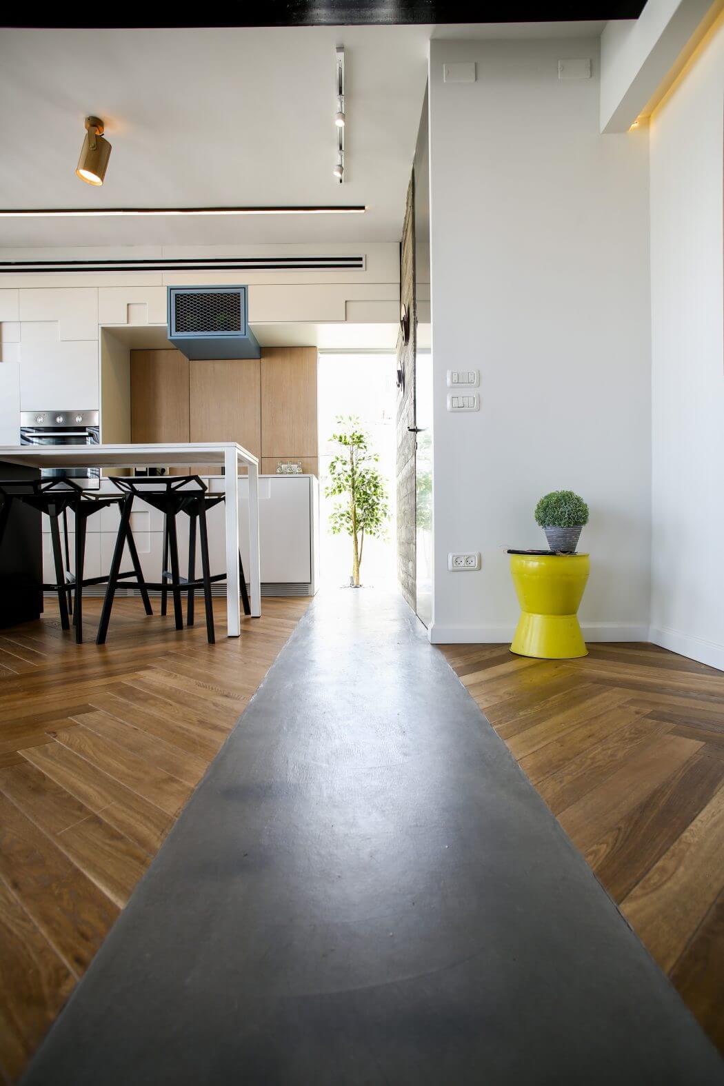 TLV Zechariah Apartment by Dori Redlich - 5