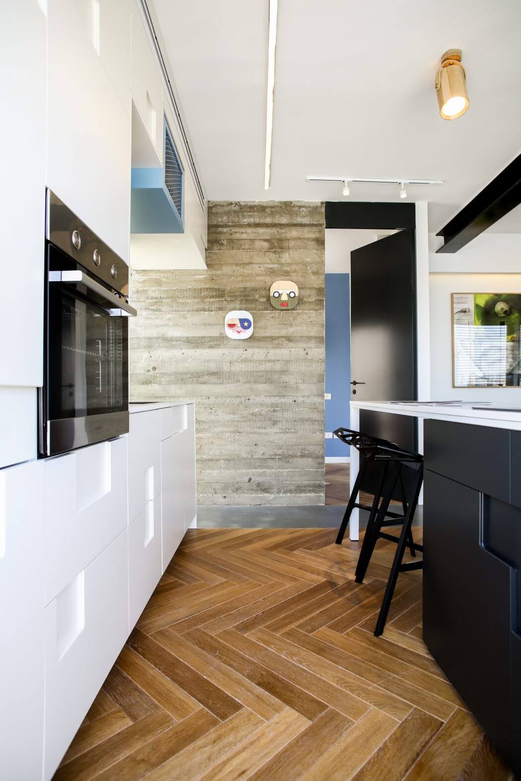 TLV Zechariah Apartment by Dori Redlich - 6