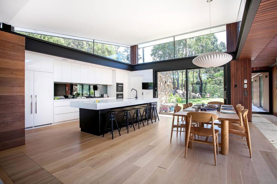 Home in Melbourne by Alexandra Buchanan - 4