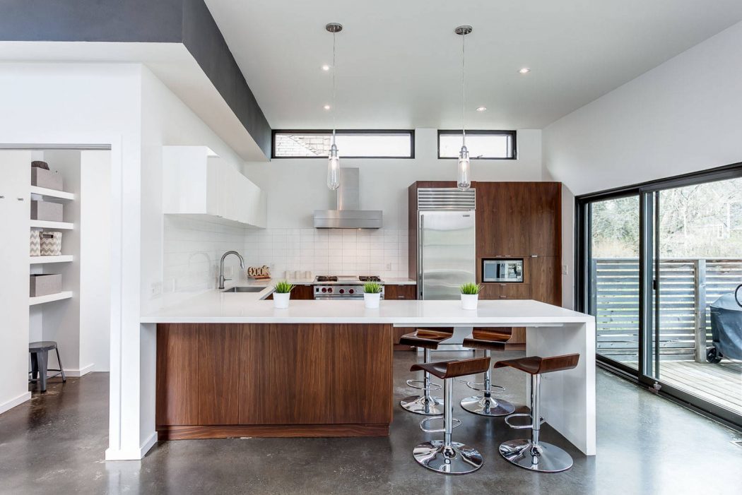 Contemporary House in Alberta - 7