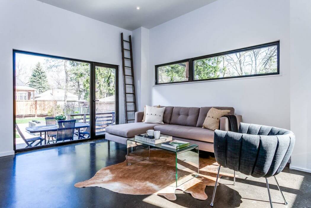 Contemporary House in Alberta - 9