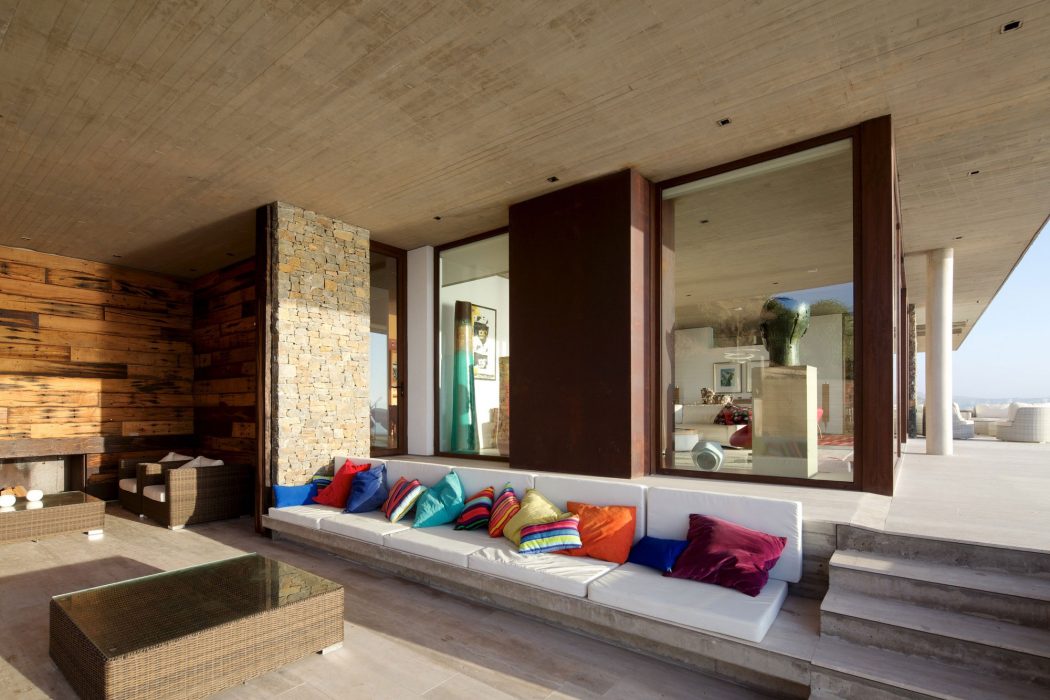 House in Cachagua by Cristian Hrdalo - 5