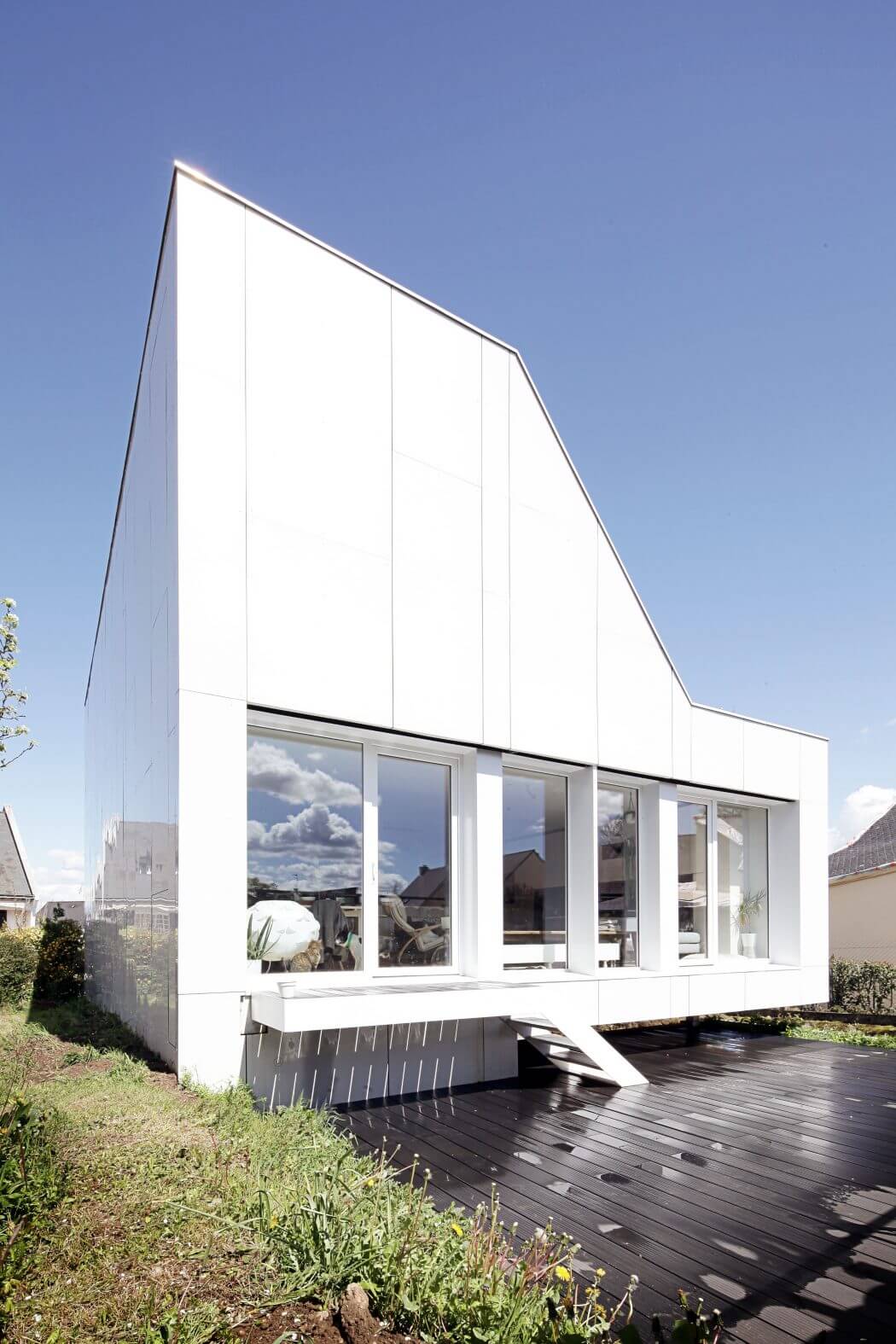 Flying Box Villa by 2A Design Architecture - 6