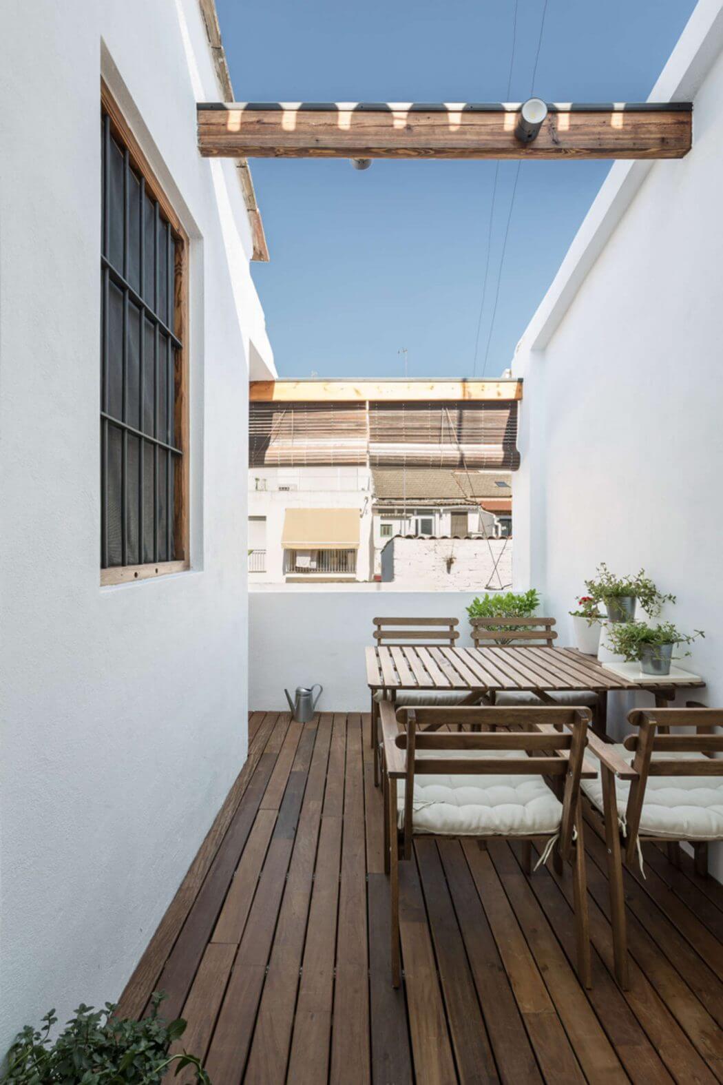 Loft Renovation by Ambau Taller D’arquitectes - 11