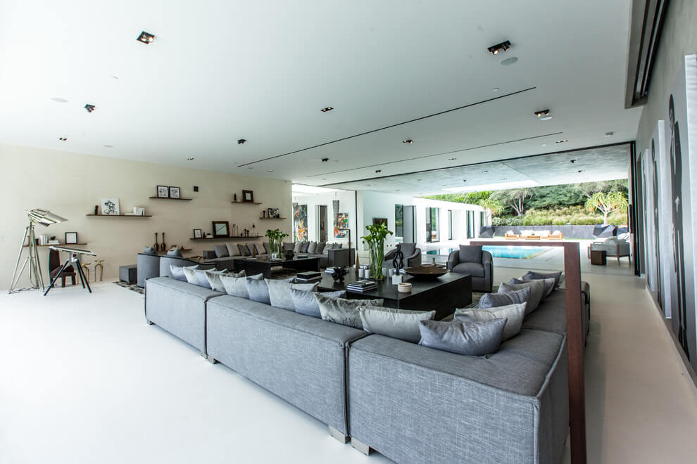 Modern Home by DIJ Group - 3