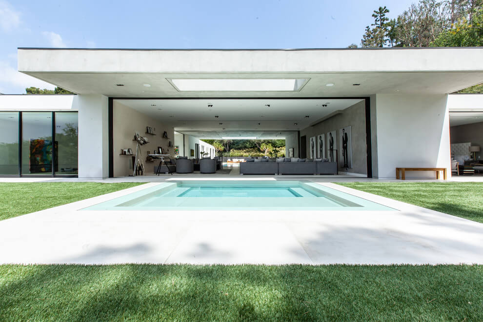 Modern Home by DIJ Group - 1