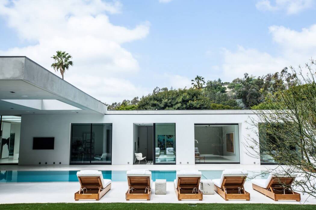 Modern Home by DIJ Group - 11