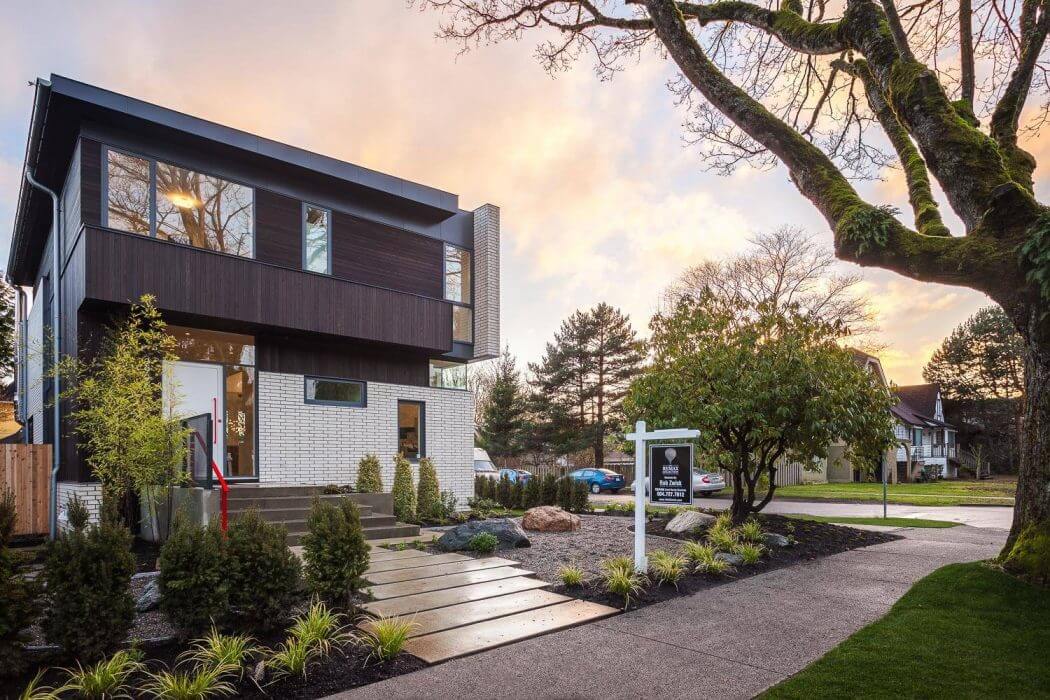 House in Vancouver by Randy Bens - 17