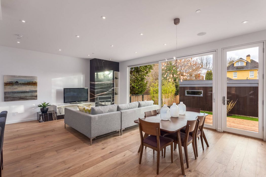 House in Vancouver by Randy Bens - 4