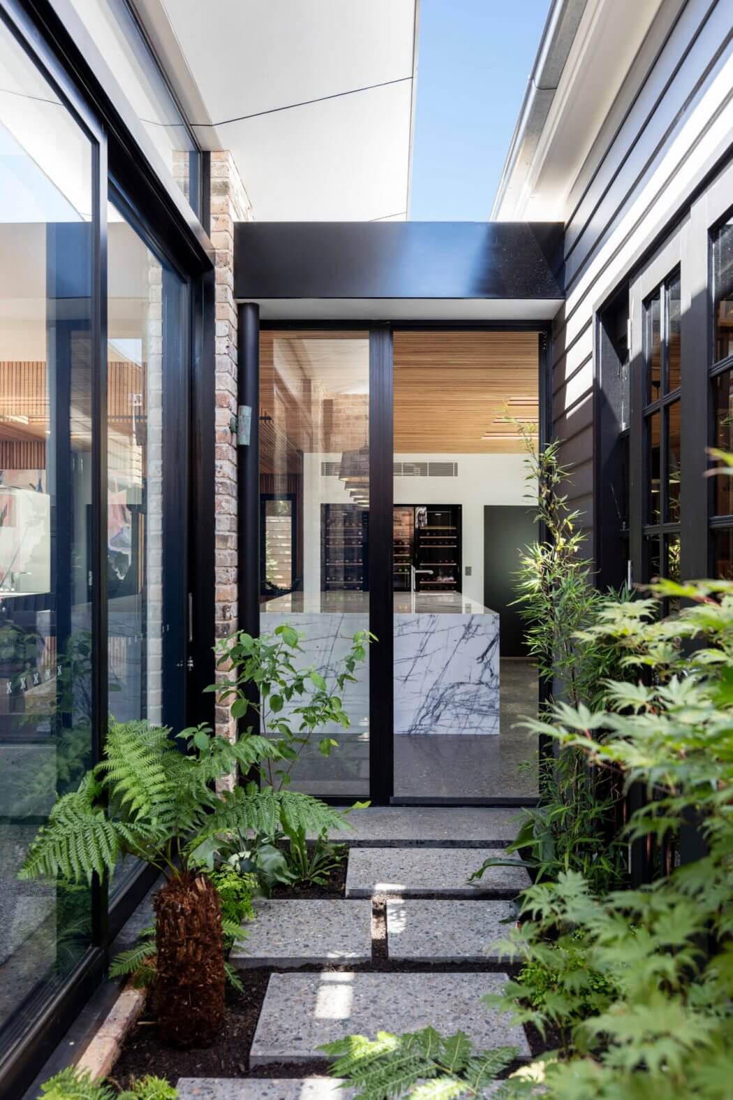Bundaroo House by Tziallas Omeara Architecture - 5