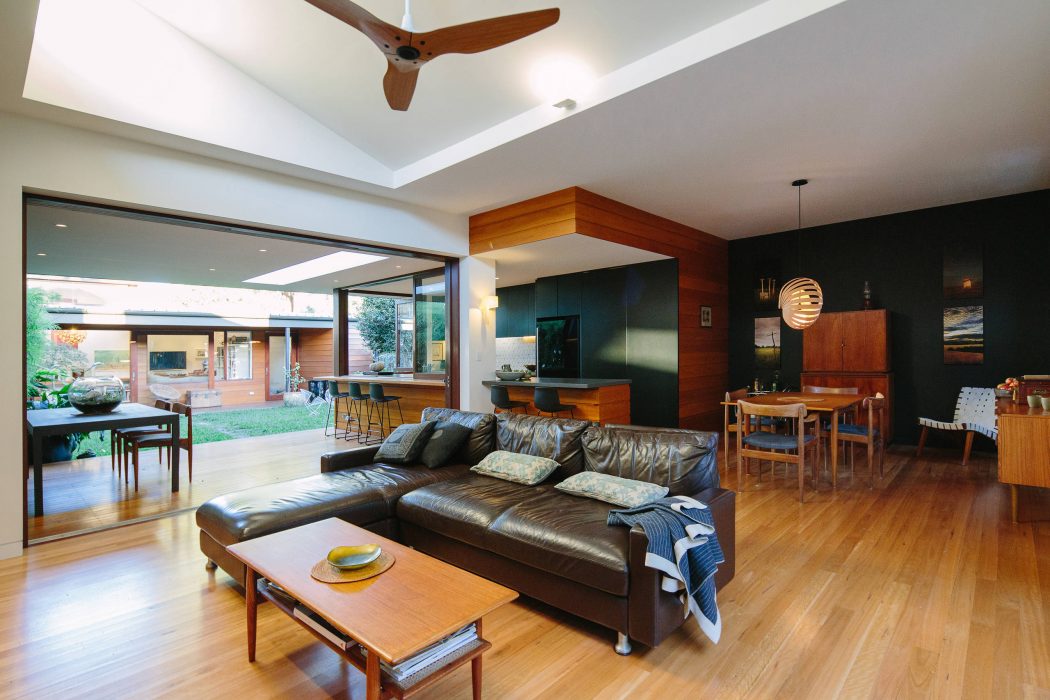 Courtyard House by Davis Architects - 2