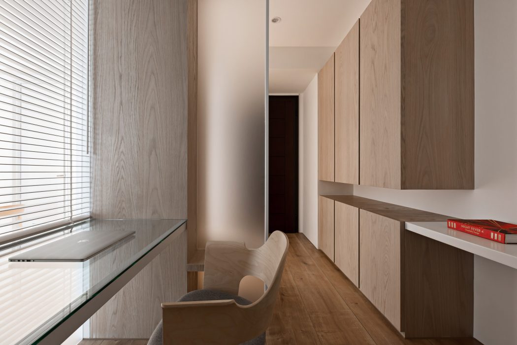 Space and White by C.H. Interior - 8