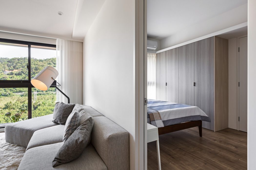 Space and White by C.H. Interior - 10