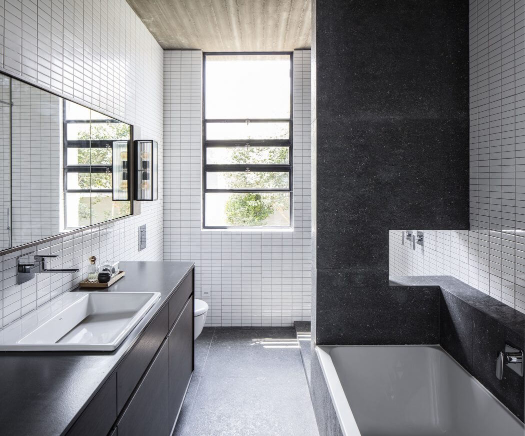 Bare House by Jacobs-Yaniv Architects - 8