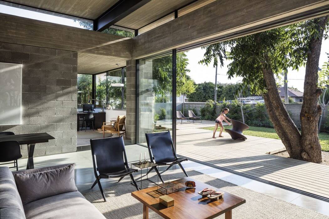Bare House by Jacobs-Yaniv Architects - 3