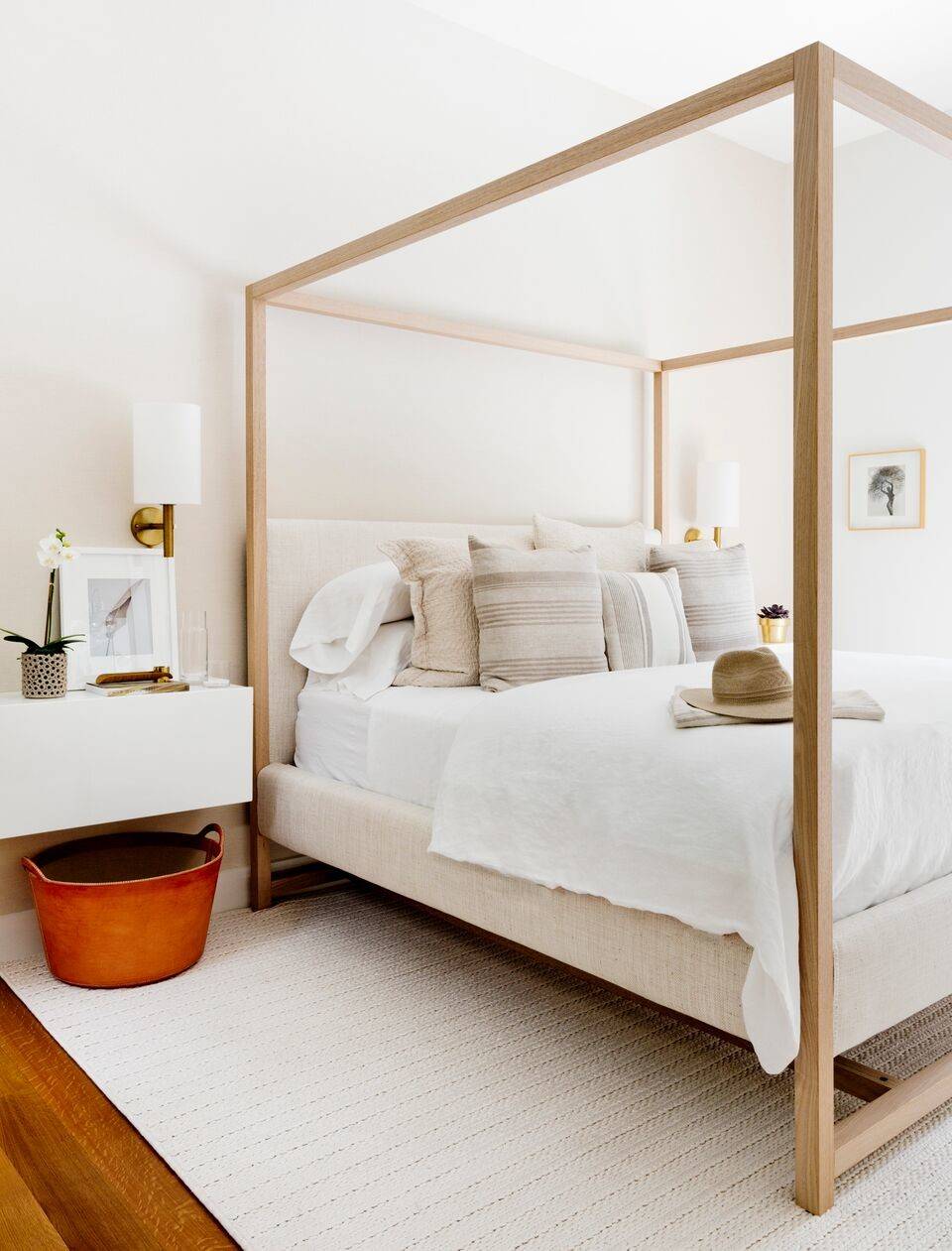 East Hampton Home by Timothy Godbold - 12