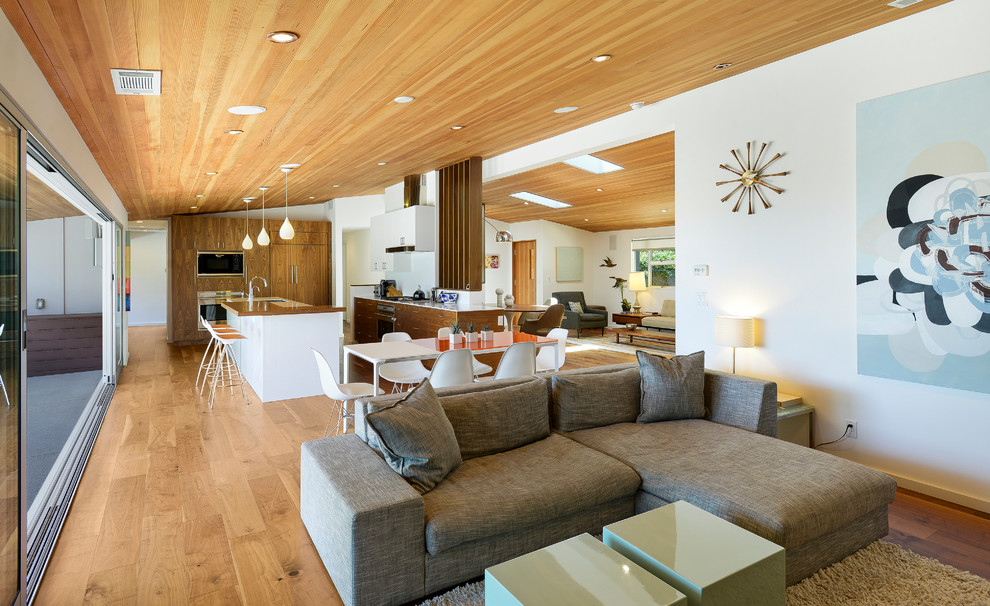 Home in Pacific Palisades by Waconah Construction - 2