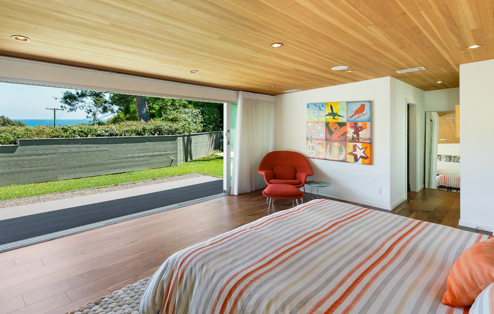 Home in Pacific Palisades by Waconah Construction - 12