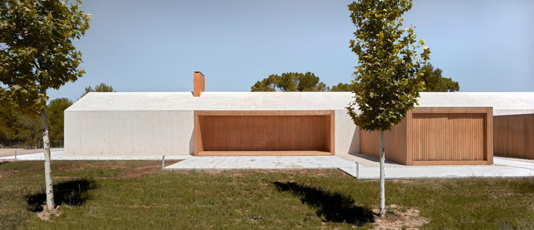 Cottage in Fontanars dels Alforins by Ramon Esteve Estudio - 12