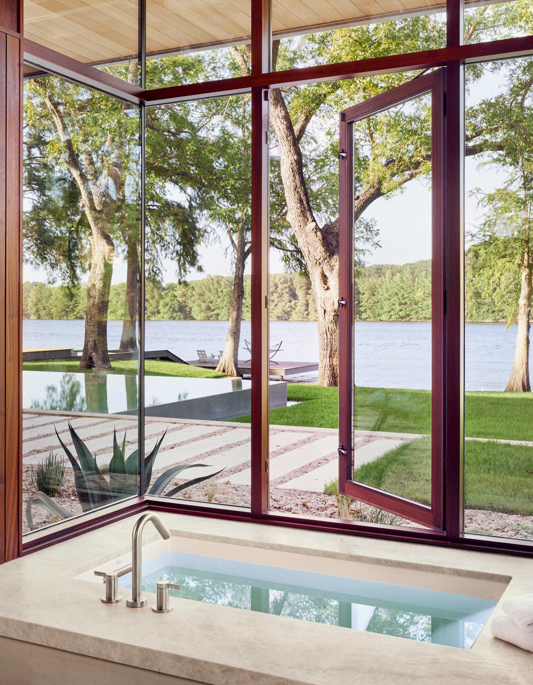 Lake Austin Residence by A Parallel Architecture - 4