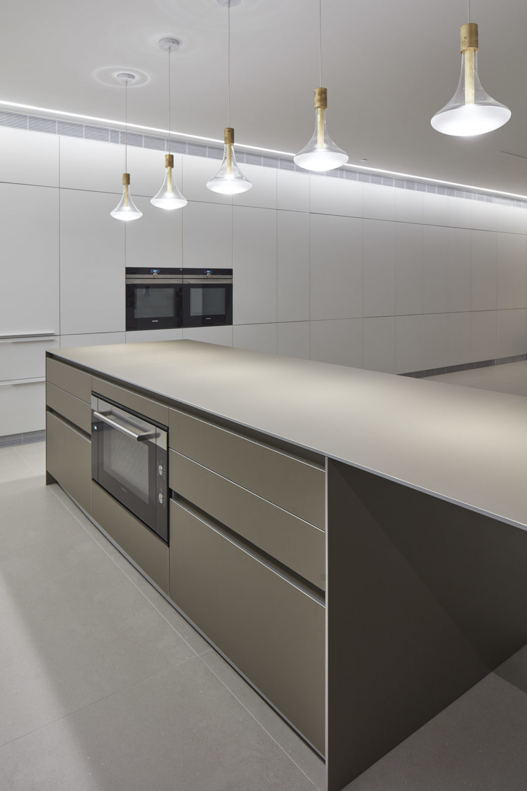 Duplex Apartment by Pitsou Kedem Architects - 7
