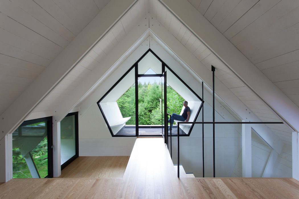 House in Sutton by YH2 - 7