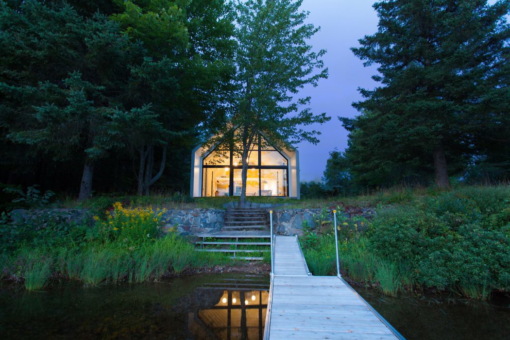 Modern Lake House by Yiacouvakis Hamelin Architectes - 10