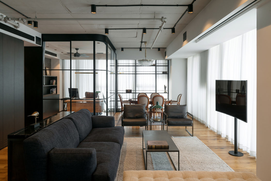 Tower Apartment by Rust Architects - 1