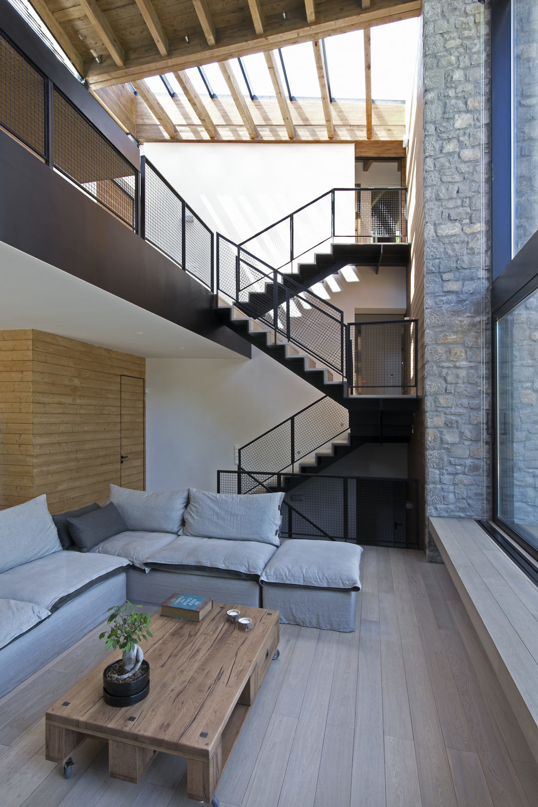 Wedge House by Schema Architecture & Engineering - 2