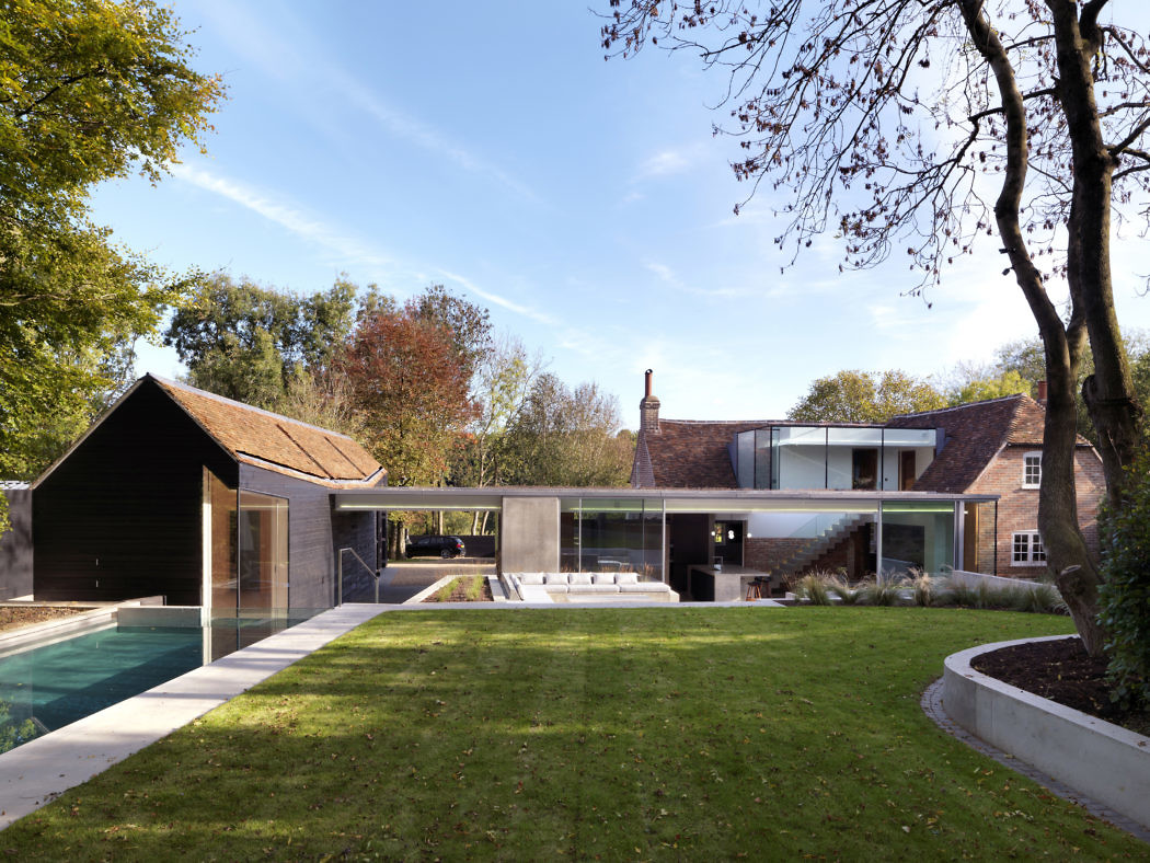 Cottage by Guy Hollaway Architects - 1