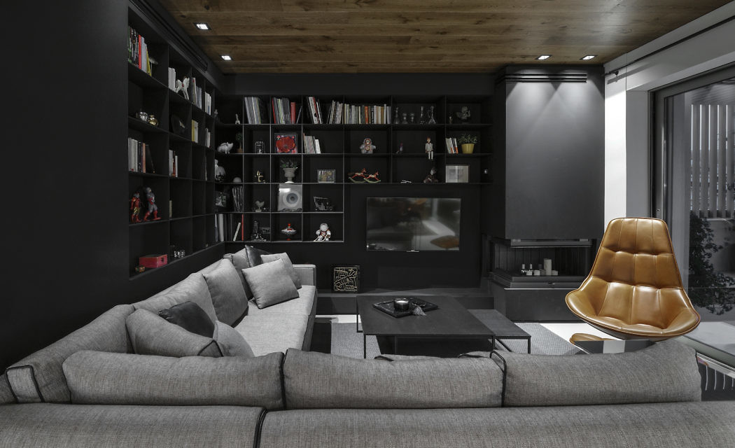 The Raw Apartment by Makridis Associates - 2