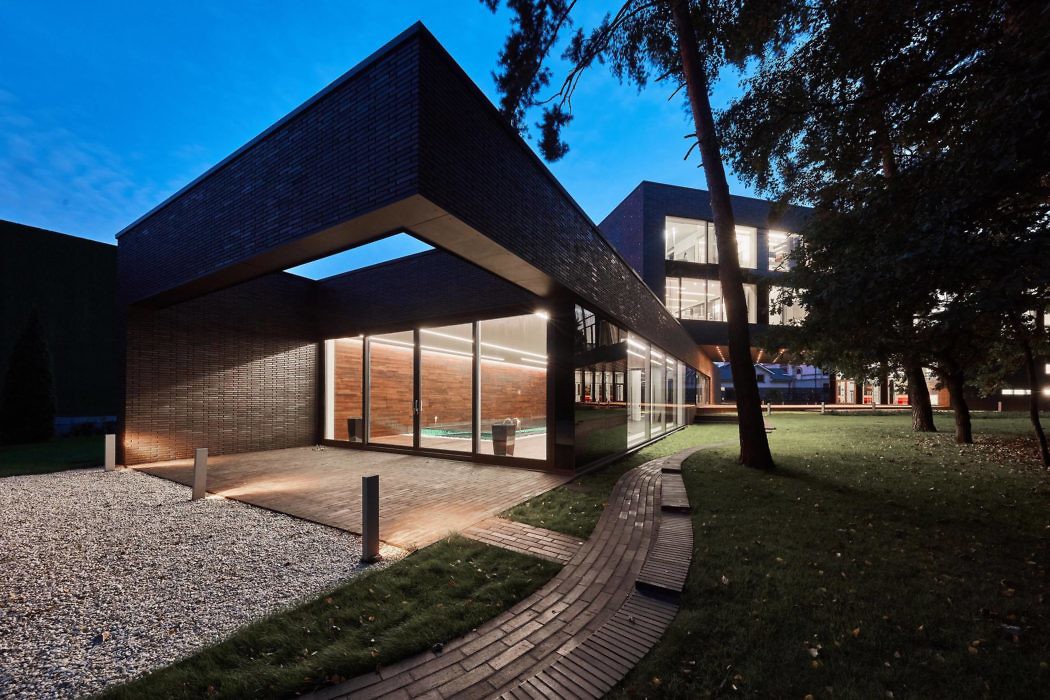 Contemporary Residence in Usovo - 9