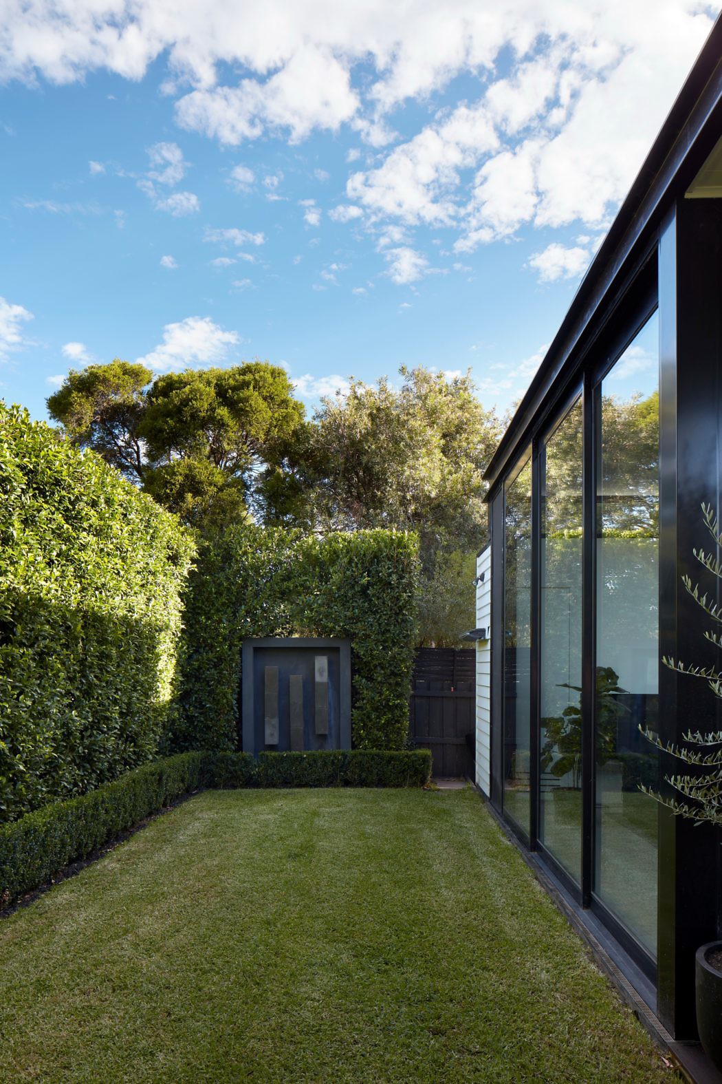 The Light Box by Finnis Architects - 11