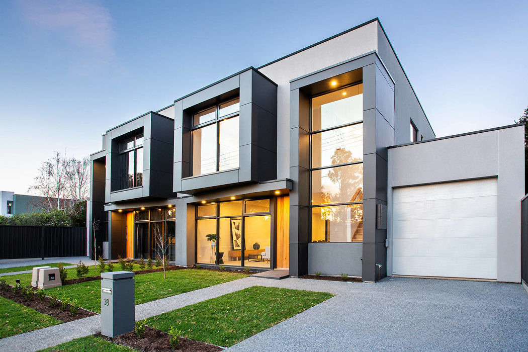 Luxury Townhouse by Claridge Construction - 1