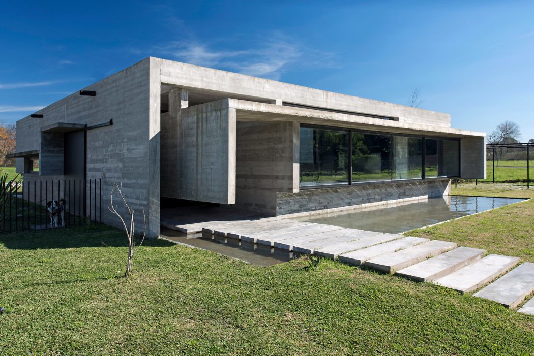 Casa Mach by Luciano Kruk Arquitectos - 2