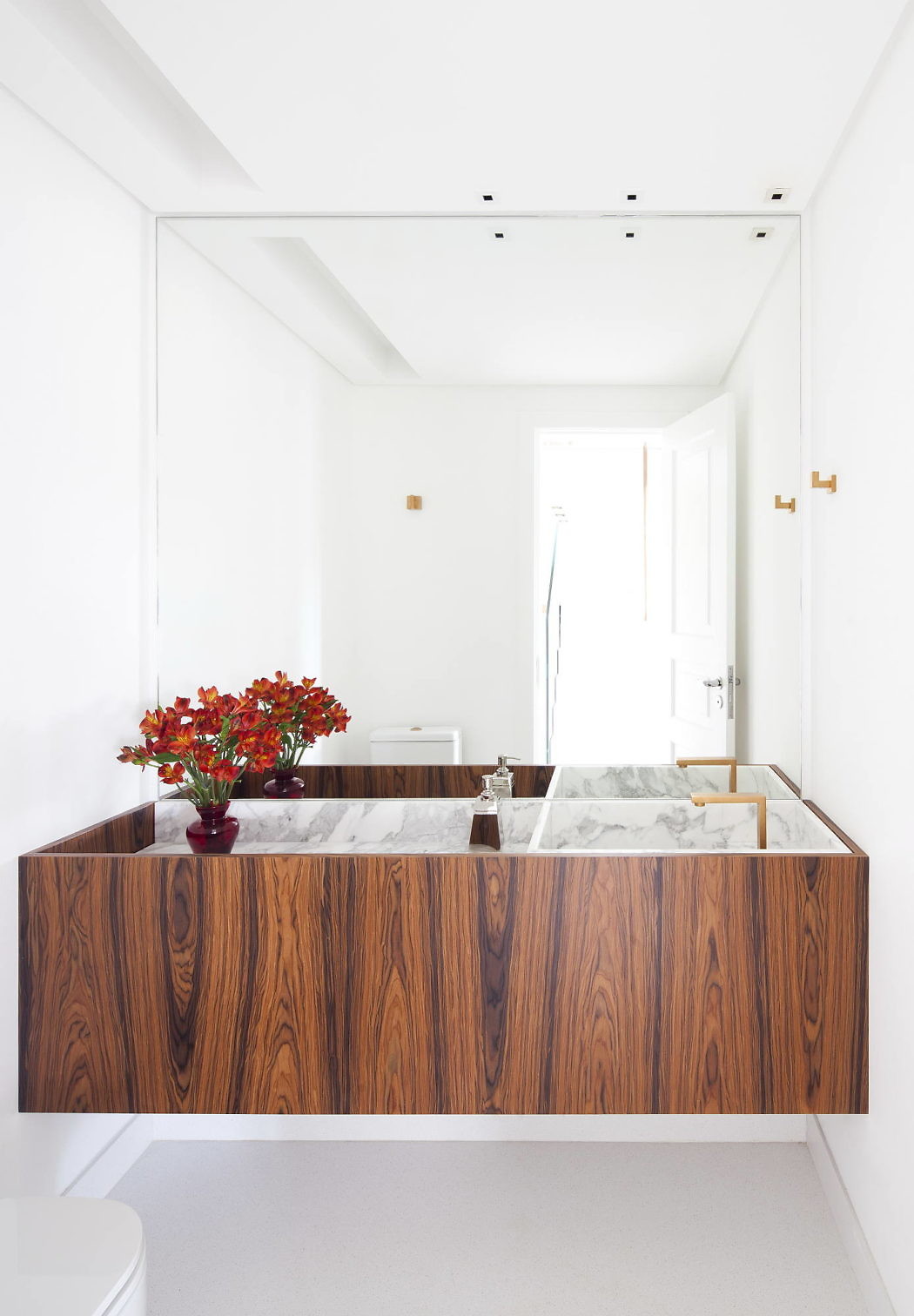 Ibirapuera Apartment by Casa14 Arquitetura - 12